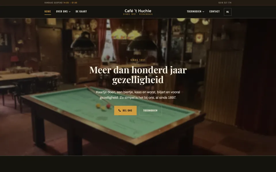 Café 't Huchie homepage with the billiard table photo and the headline 'Meer dan honderd jaar gezelligheid'